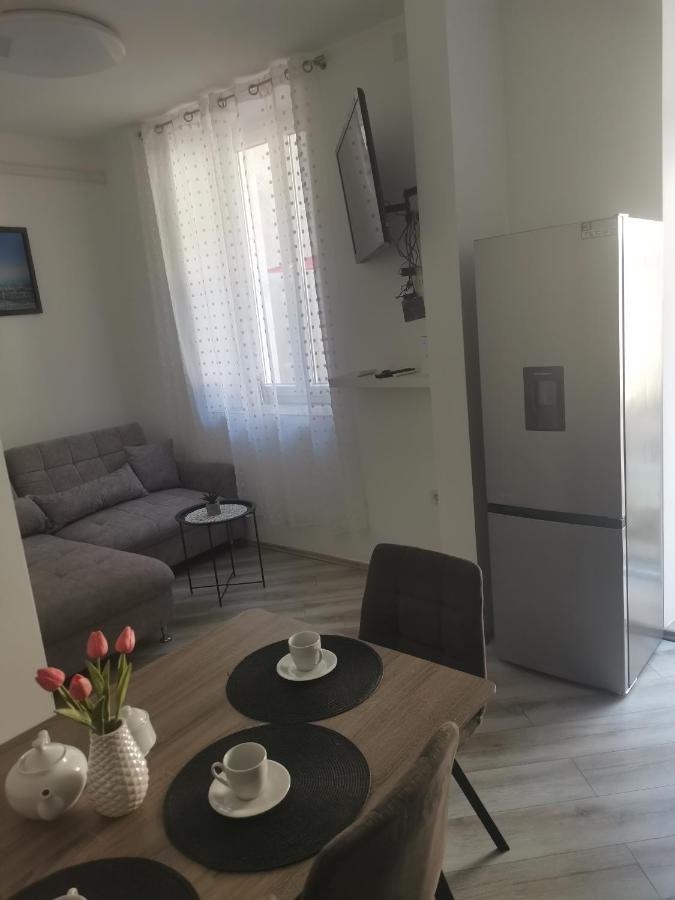 普拉Studio Apartman Kristina公寓 外观 照片